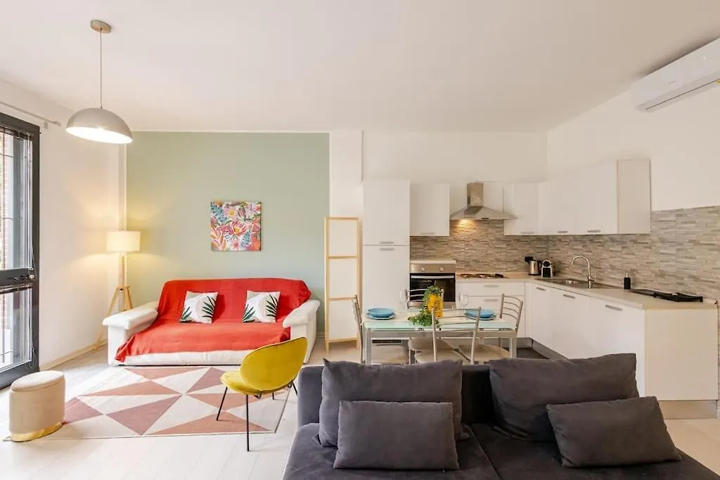 Urban House - Exclusive Park House Navigli Milan Centerアパートメント 0*,  イタリア